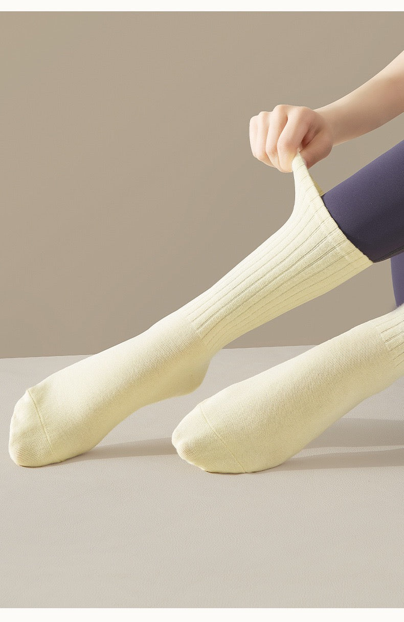 Women’s Yoga Long Socks – Seamless Non-Slip Mid-Calf Grip Socks for Pilates & Fitness, Fresh Colors for Spring & Summer