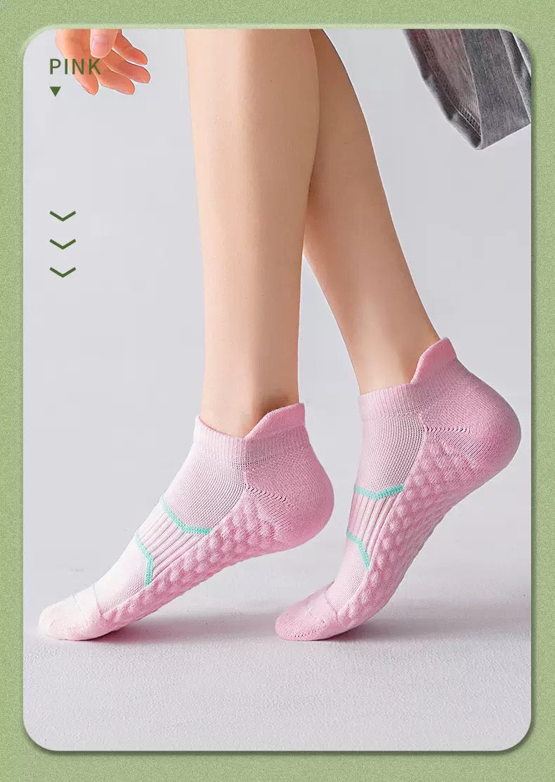 Women’s Low-Cut Sports Socks – Summer Breathable Towel Sole Non-Slip Running & Training Ankle Socks