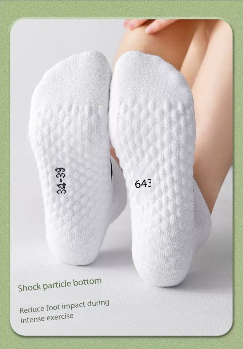 Women’s Low-Cut Sports Socks – Summer Breathable Towel Sole Non-Slip Running & Training Ankle Socks