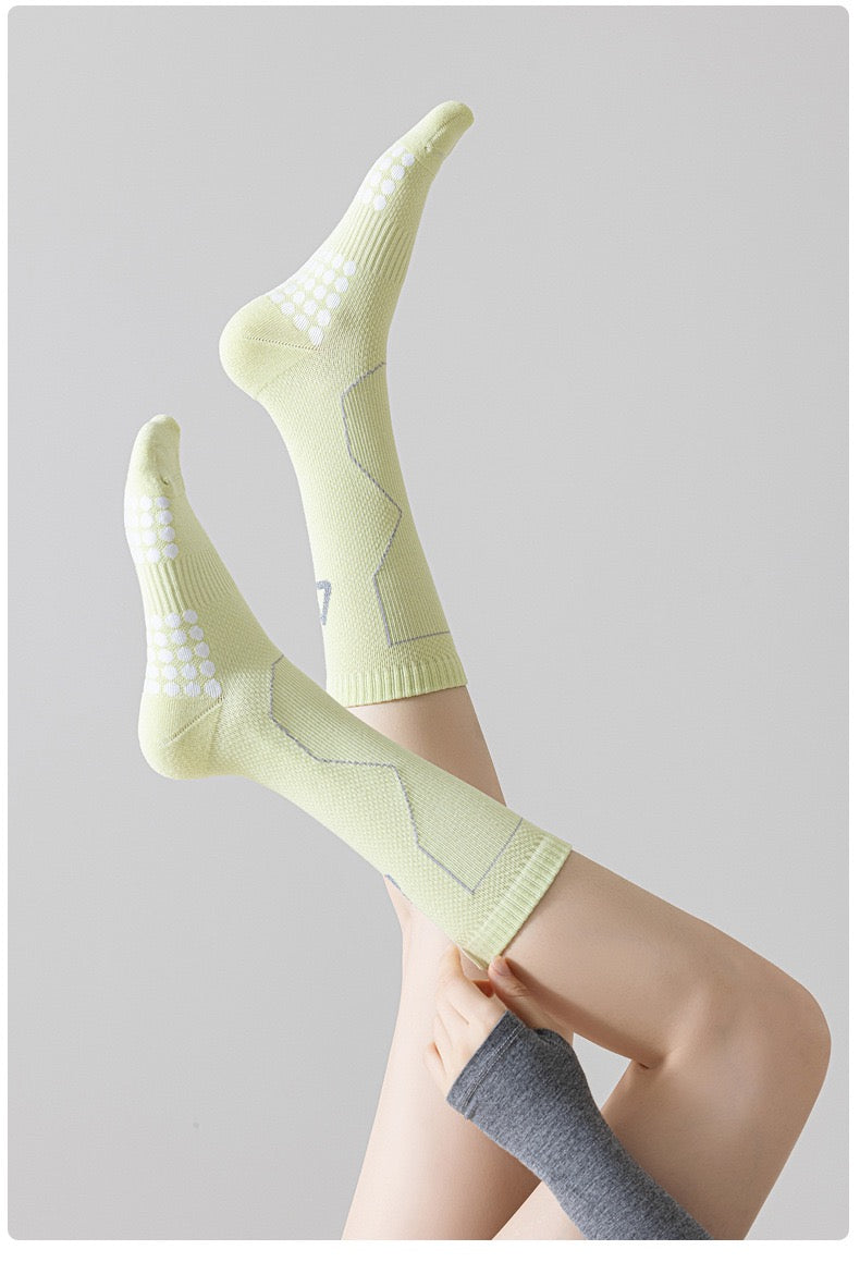 Women’s Summer Cycling Socks – Mid-Calf Reflective Sports Compression Socks with Towel Sole, Breathable & Sweat-Wicking