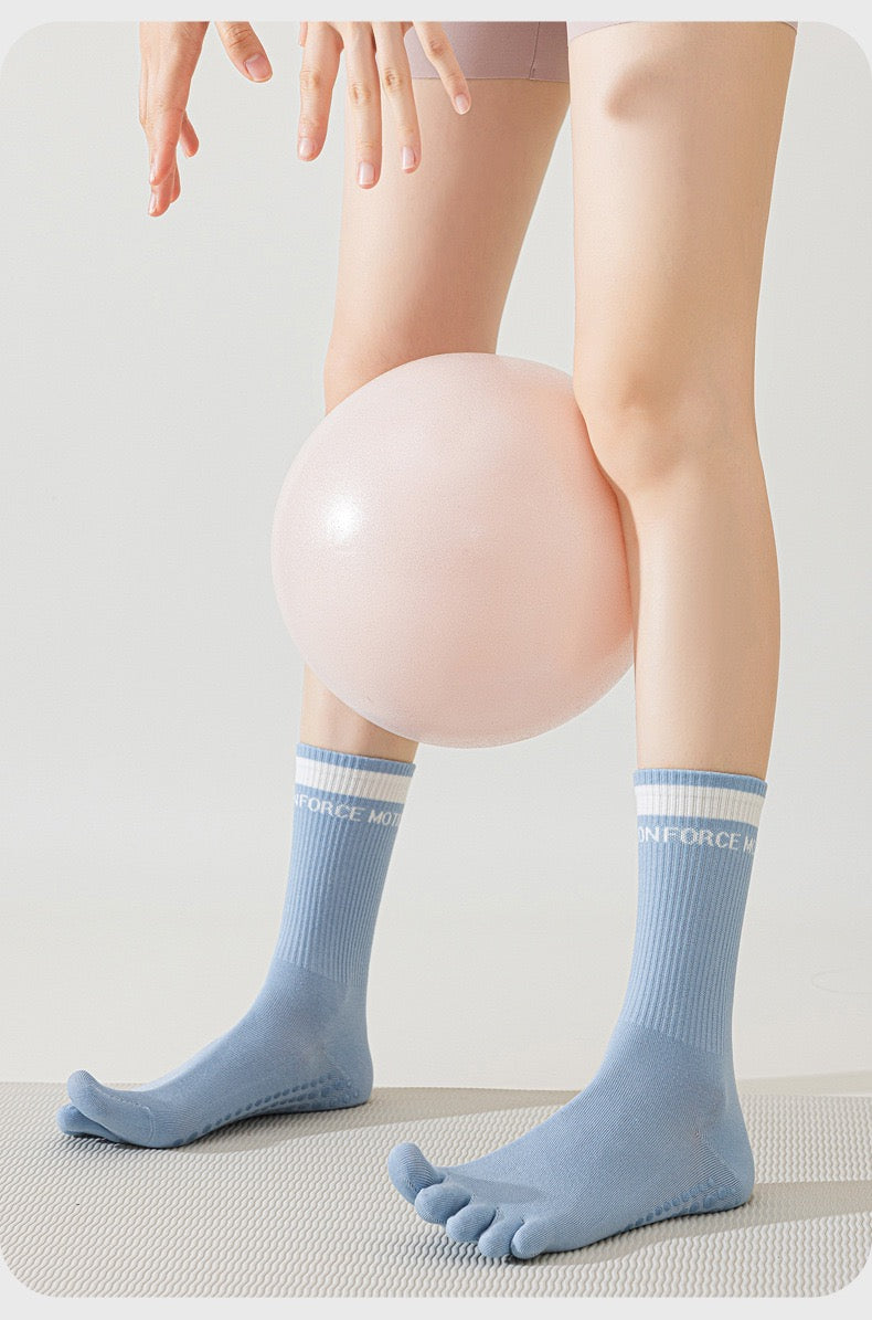 Women’s Five-Toe Yoga Socks – Mid-Calf Non-Slip Grip Socks for Pilates, Indoor Workouts & Running