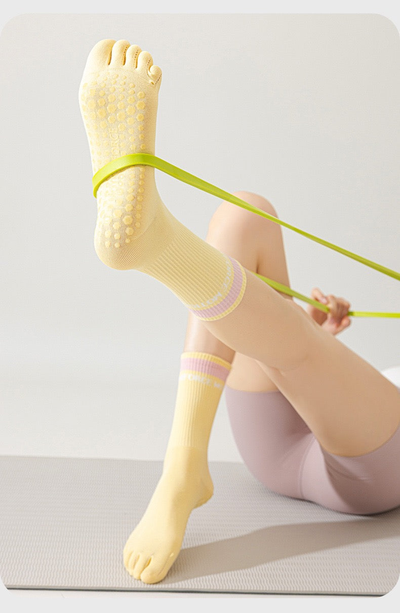 Women’s Five-Toe Yoga Socks – Mid-Calf Non-Slip Grip Socks for Pilates, Indoor Workouts & Running